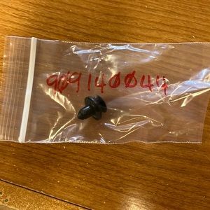 1 OEM Subaru Wheel Liner Retainer